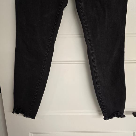 Women's Kut from the Kloth Black Denim Skinny Jeans Fray Ankles | Size 6 Petite - Picture 4 of 8
